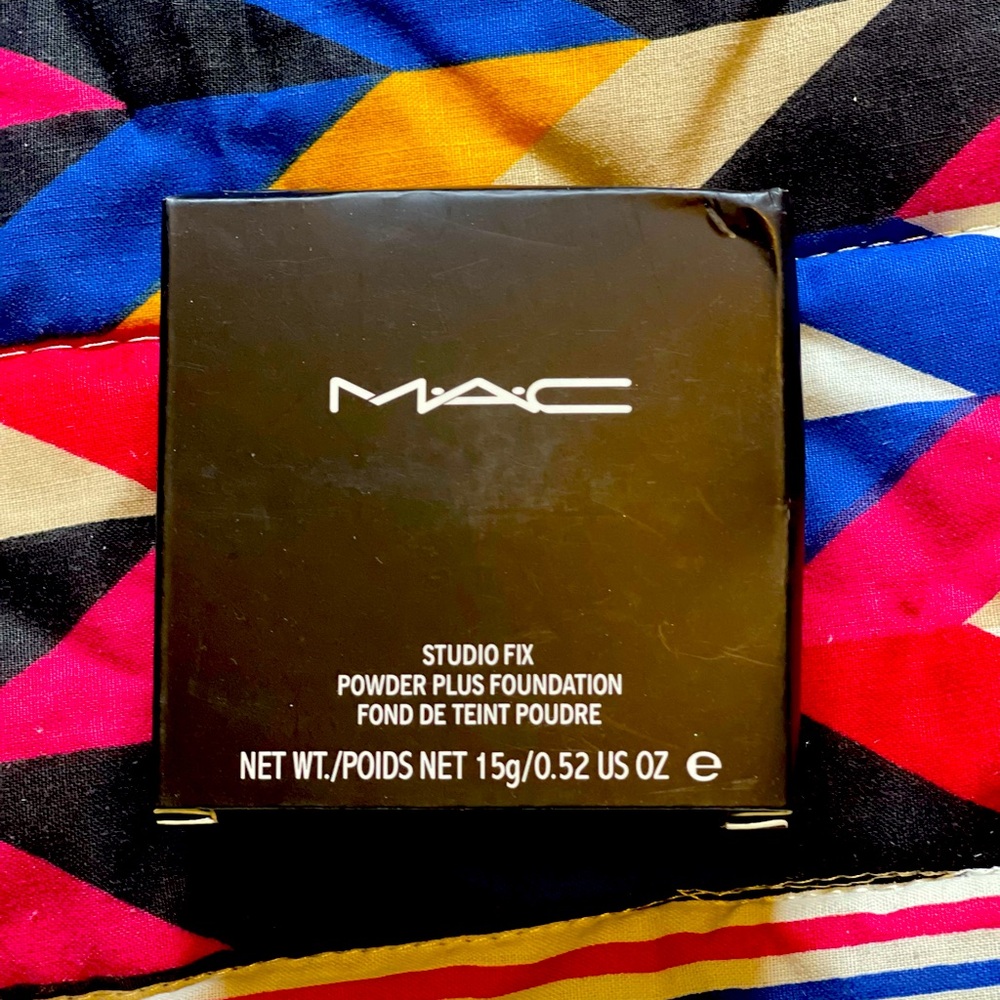 Mac Powder foundation Shade Nc 20